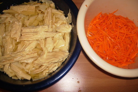Салат по корейски с соевым мясом.: шаг 3