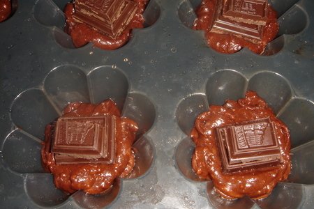 Шоколадные кексы с малиновым соусом: шаг 4