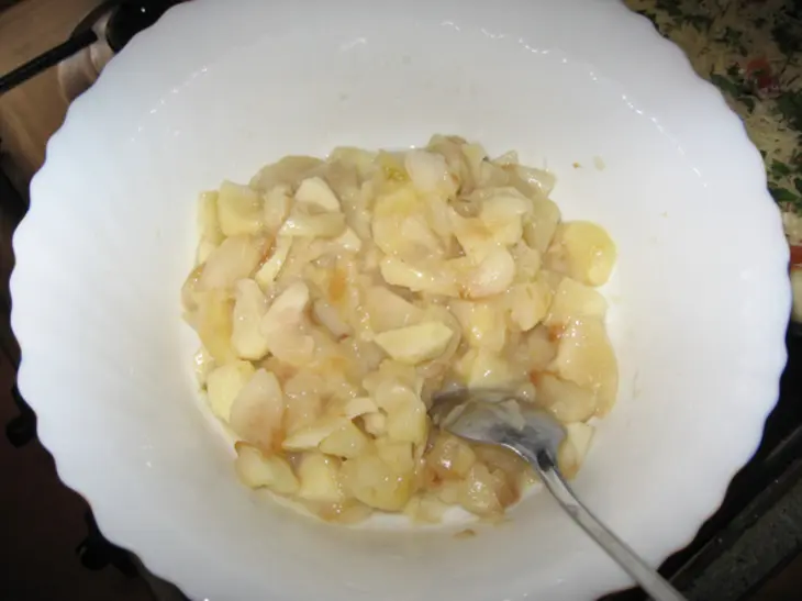 Пирожки с яблочной начинкой: шаг 3