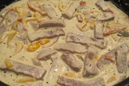 Спагетти с языком, сладким перцем и прованскими травами: шаг 2