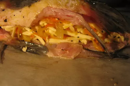 Рыба фаршированная овощами и плавленым сырком: шаг 2