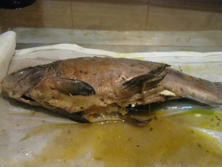 Рыба фаршированная овощами и плавленым сырком: шаг 5