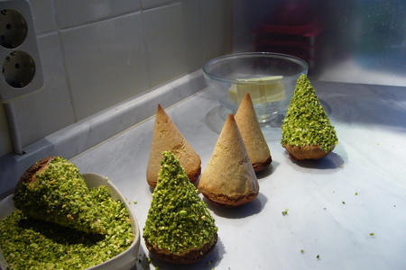 Бисквитное пирожное  "рождественская елочка" (съедобные подарки): шаг 8