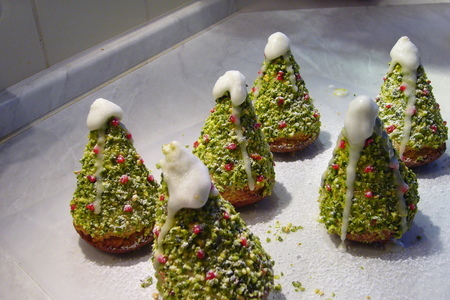 Бисквитное пирожное  "рождественская елочка" (съедобные подарки): шаг 10