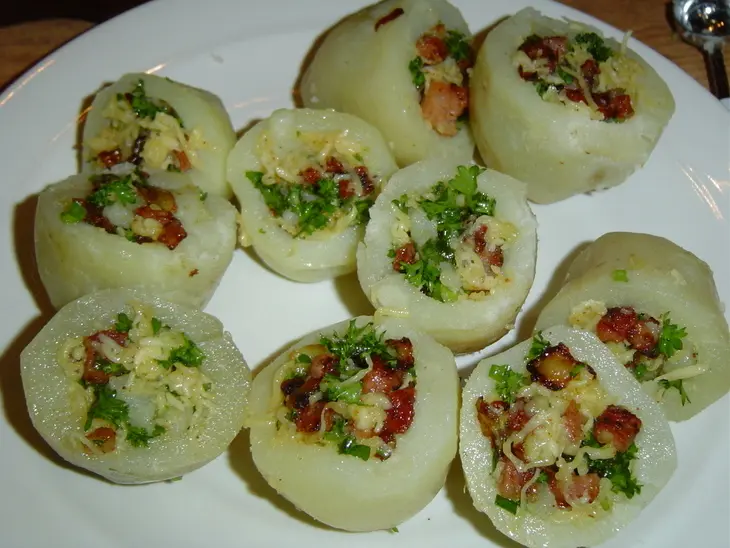 Картофель с начинкой: шаг 6