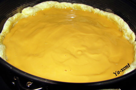 Пирог с начинкой из хурмы с кремом.: шаг 3