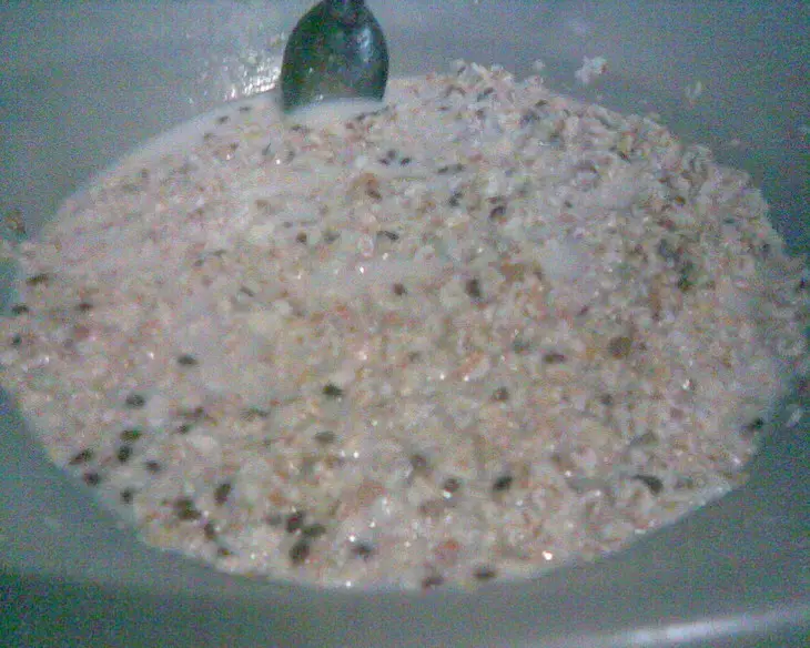 Постные маффины  с 9-тью злаками и орехами (на соевом молоке): шаг 2