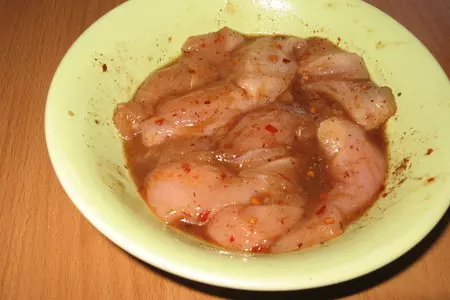 Куринные рогалики на шпажках: шаг 1