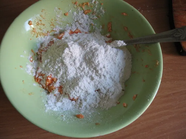 Куринные рогалики на шпажках: шаг 3