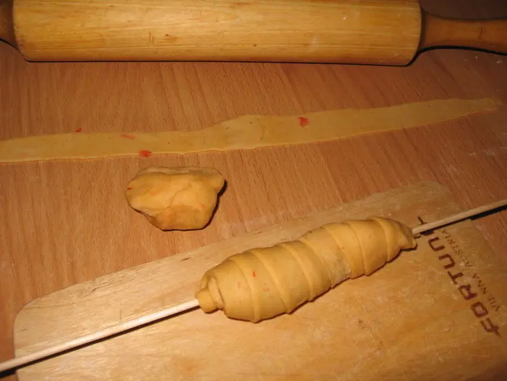 Куринные рогалики на шпажках: шаг 6