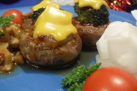 Соленое - полукопченое мясо с грибами: шаг 6