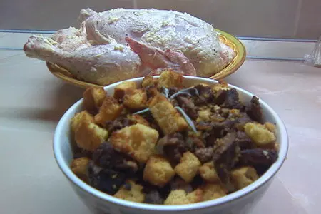 Кукурузно-печеночная начинка для курицы (или индейки) на рождество. фаршированная курица серия №2.: шаг 5