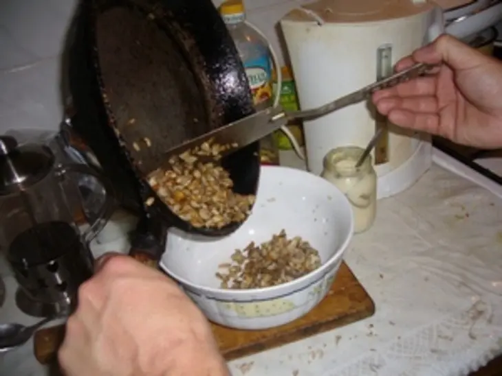 Ребрышки запеченые с грибами и сыром: шаг 4