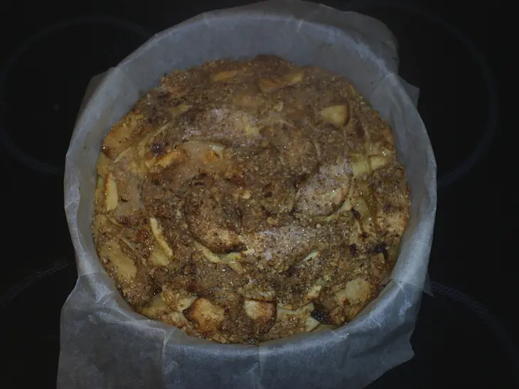 Пирог с яблоками и орехами: шаг 5