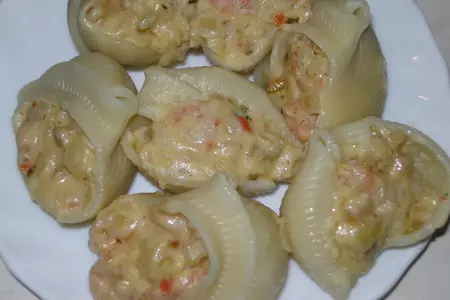 Ракушки фаршированные креветками в сливочном соусе.: шаг 2