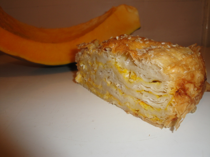 Нежный пирог с сыром и тыквой/kolokithopita/: шаг 9