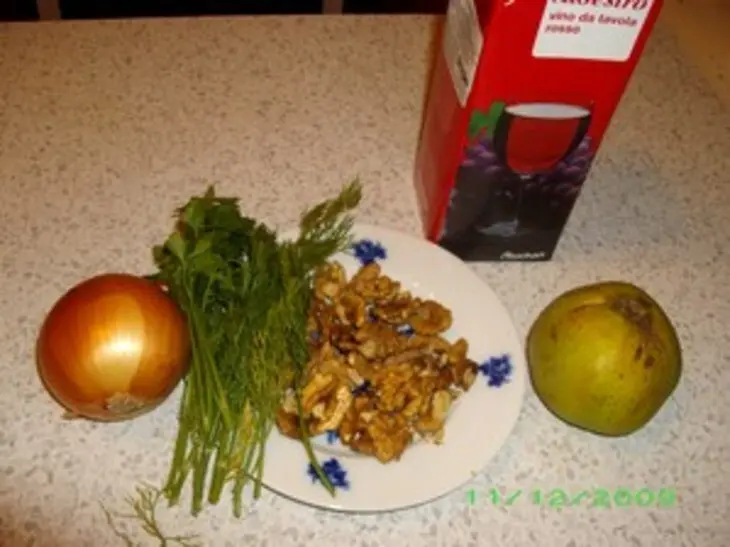 Фасоль с айвой и орехами: шаг 1