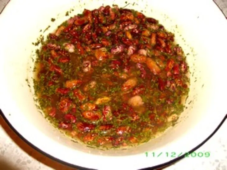 Фасоль с айвой и орехами: шаг 2