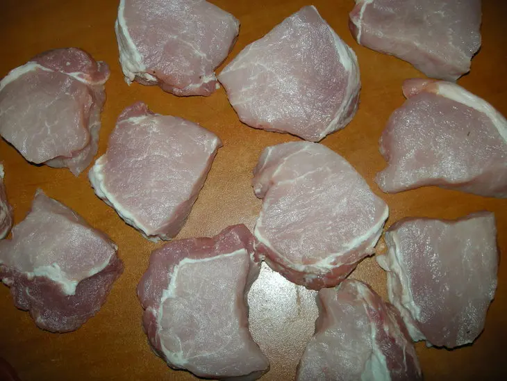Мясные медальоны с перепелиными яйцами: шаг 1