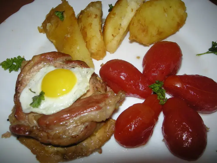 Мясные медальоны с перепелиными яйцами: шаг 6