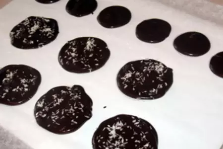 Шоколадные галеты с кремом: шаг 3