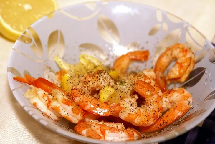 Лингвини со сливочным соусом, красной икрой и креветками: шаг 2