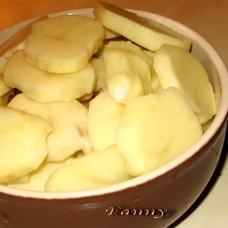 Мясо под картофельной крышкой: шаг 2