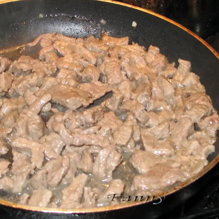 Мясо под картофельной крышкой: шаг 3