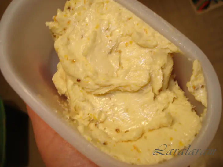 Хлебушек нарядный (на закваске с топлёным молоком и апельсиновым маслицем): шаг 5