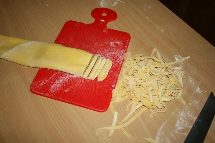 Тальятелле с моцареллой и прошутто: шаг 4