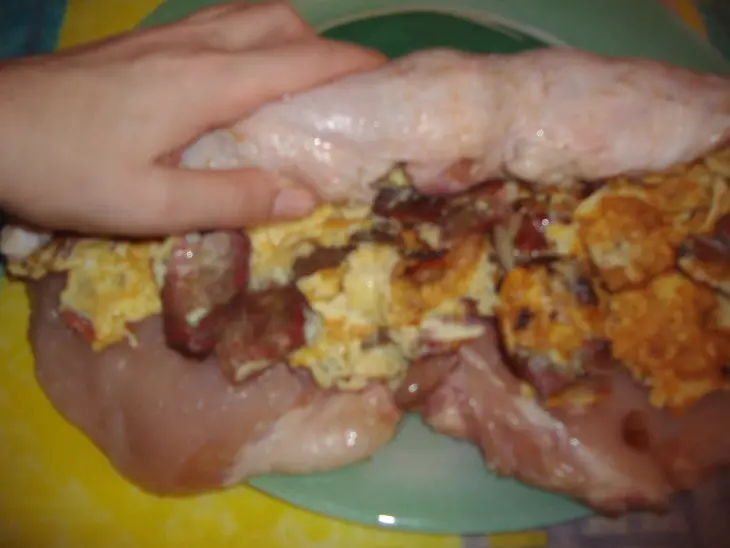Куриный рулет с бастурмой!: шаг 6