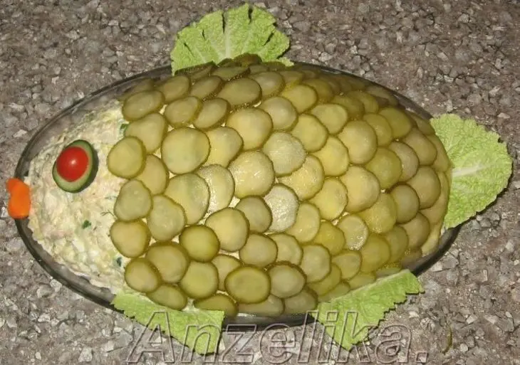 Салат рыбно-креветочный: шаг 1