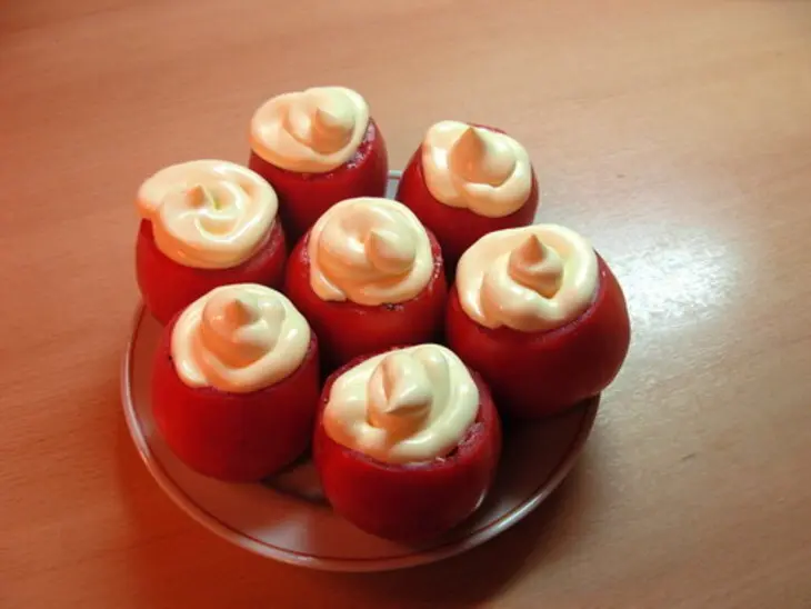 Помидоры, фаршированные курицей: шаг 4