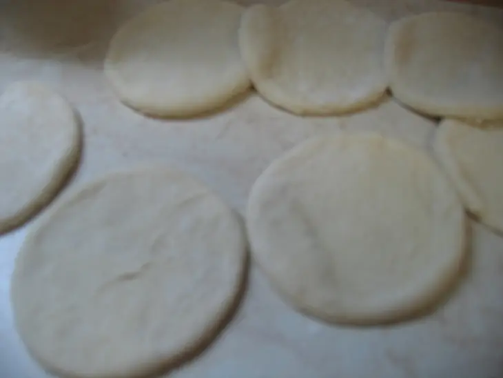 Постные вареники с разными начинками: шаг 2