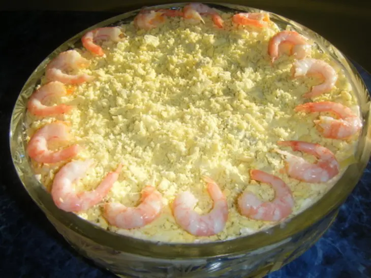 Праздничный рыбный салат: шаг 3