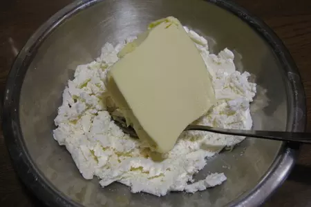 Закусочные творожные шарики с хреном :): шаг 1