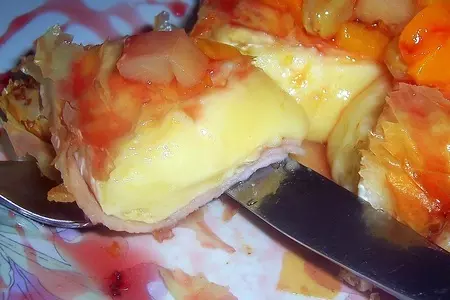 Запеченый сыр brie с ветчиной, и фруктами: шаг 4