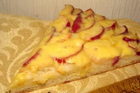 Лепешка с яблоками и сыром.: шаг 5