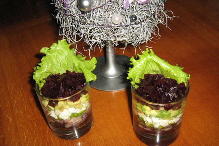 Салат из сельди,с авокадо и свеклой.: шаг 1
