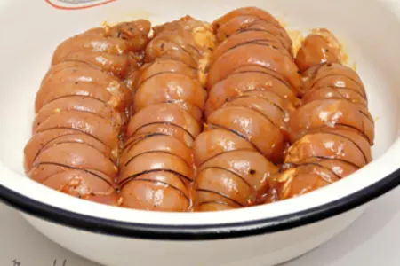Куриная пастрома с мёдом, паприкой и соевым соусом: шаг 6
