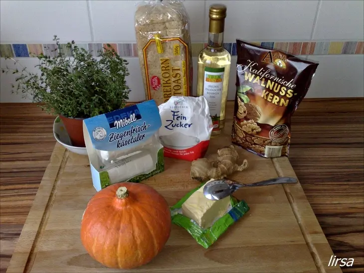 Карпаччо из тыквы с запечённым козьим сыром: шаг 1
