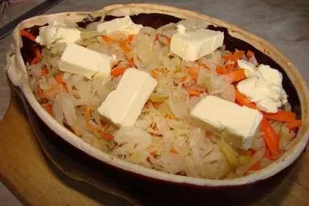 Щи из кислой капусты с потрошками.: шаг 2