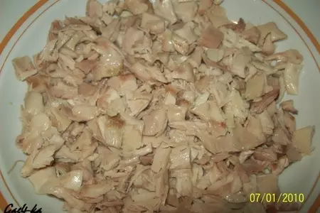 Салат "ромашка": шаг 1