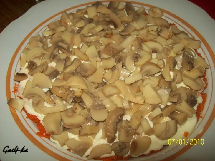 Салат "ромашка": шаг 3