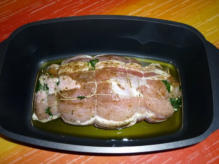 Мясной рулет с начинкой: шаг 2