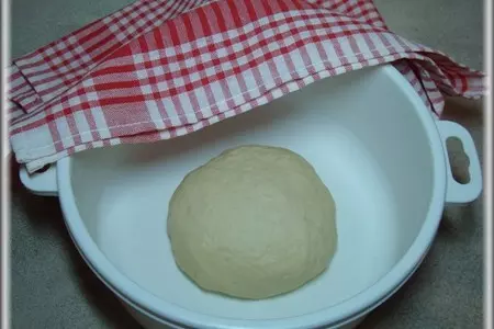 Миникальцоне "трио" (pizza calzone, закрытая пицца).: шаг 3