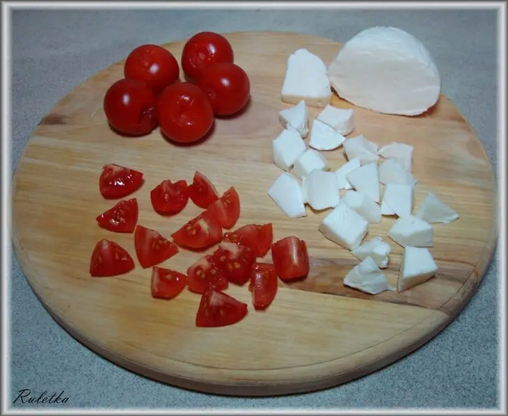Миникальцоне "трио" (pizza calzone, закрытая пицца).: шаг 7