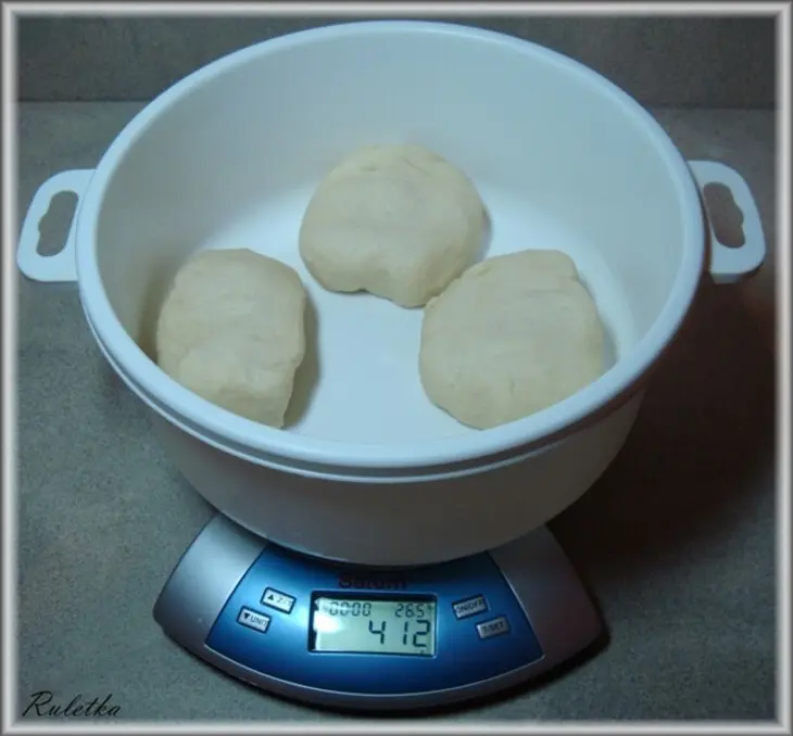 Миникальцоне "трио" (pizza calzone, закрытая пицца).: шаг 15