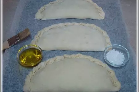 Миникальцоне "трио" (pizza calzone, закрытая пицца).: шаг 20