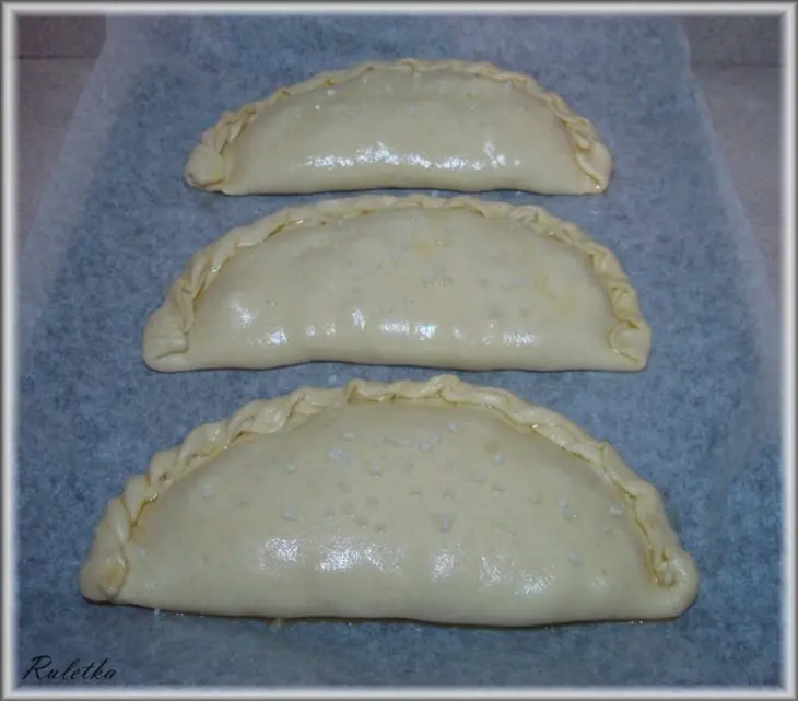 Миникальцоне "трио" (pizza calzone, закрытая пицца).: шаг 21